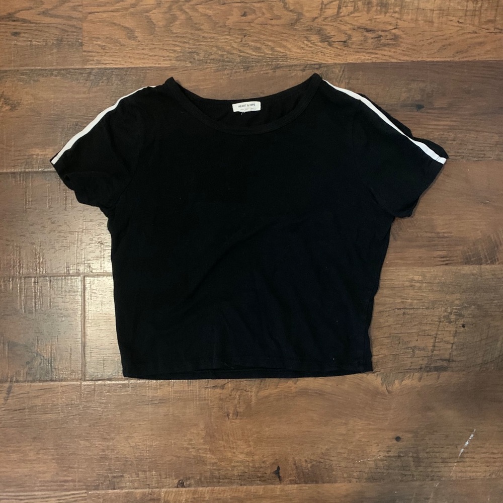 Black short sleeve crop top